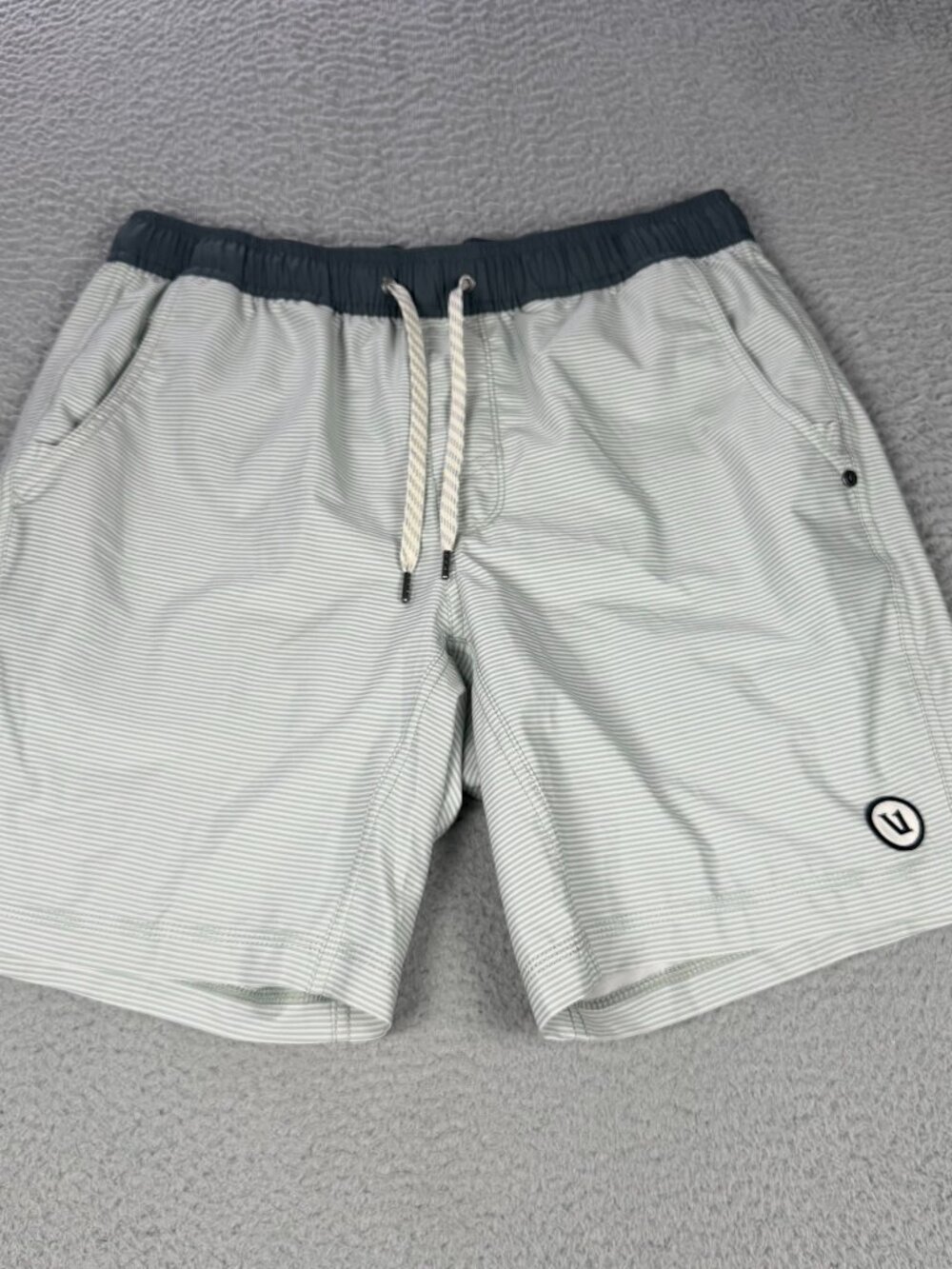 Vuori Kore Shorts Mens Medium Multicolor Striped Lined Drawstrings Athletic Gym - Picture 2 of 11